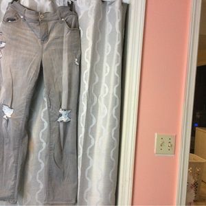 Boyfriend Ripped Jeans